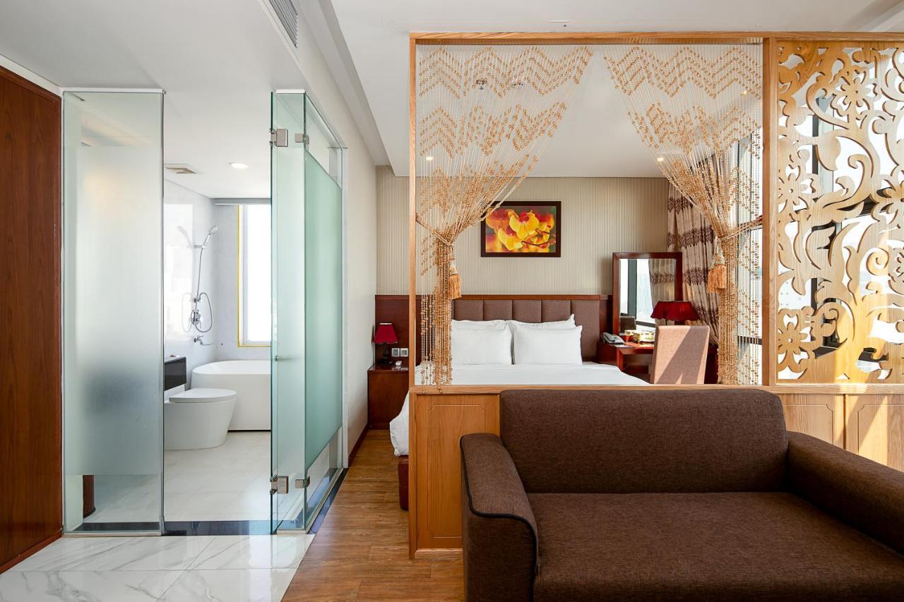 Crystal Boutique Hotel By Thg Дананг Екстериор снимка